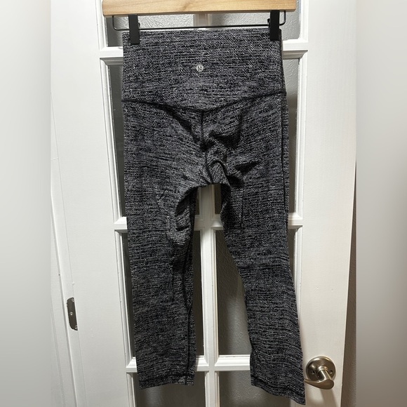 Lululemon Align Crop -Twillines Ice Grey Black - Picture 7 of 9